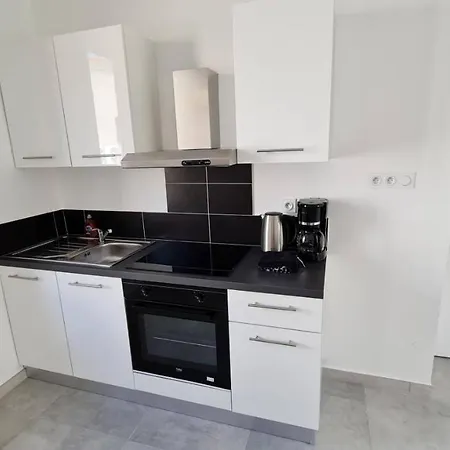 Appartement Maxbnb - Isly - T2 Balcon/clim 50m² - Ouest - Toulon
